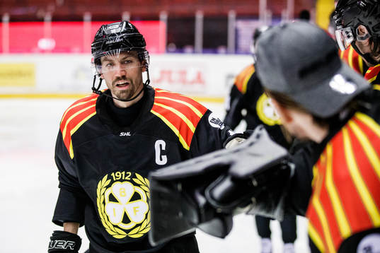 Brynäs Anton Rödin jublar
