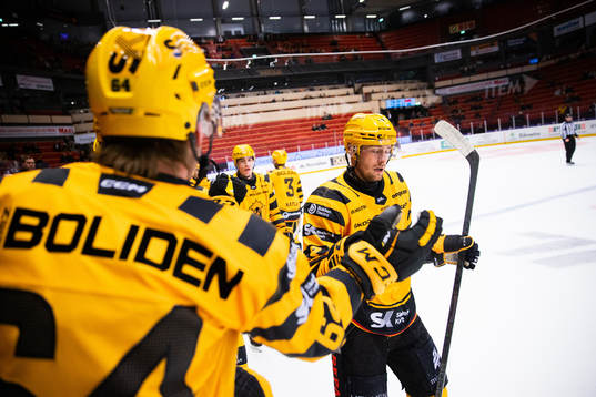 Skellefteås Tom Kühnhackl jublar