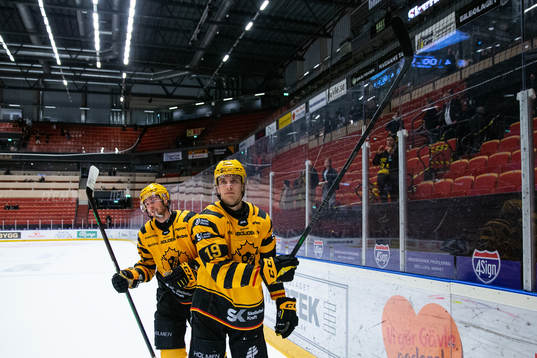 Skellefteås Filip Roos jublar