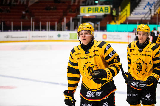 Skellefteås Måns Forsfjäll jublar