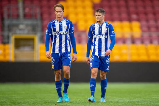 IFK Göteborgs Oscar Vilhelmsson och Filip Ambroz deppar