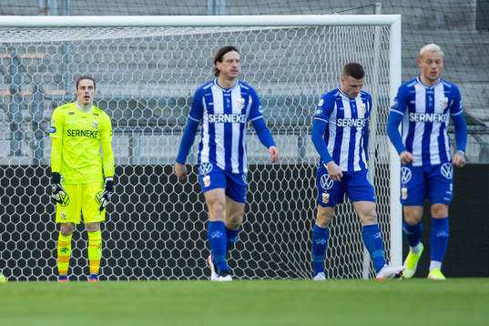 IFK Göteborgs målvakt Adam Ingi Benediktsson deppar