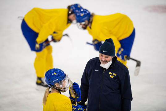 Ebba Berglund and assistant coach Andreas Spångberg of