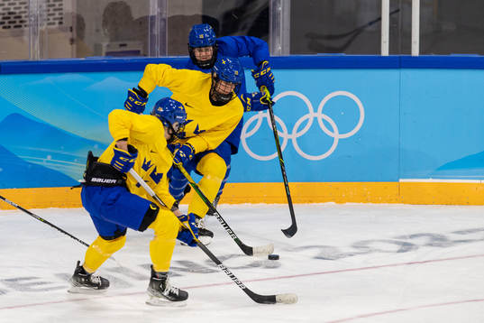 Lisa Johansson and Mina Waxin of Sweden women's ice hockey