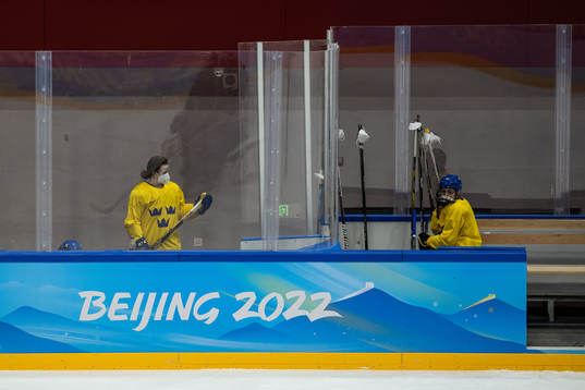 Linnea Johansson (right) of Sweden women's ice hockey team