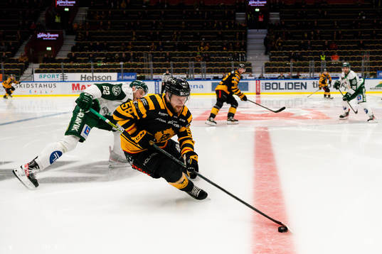 Färjestads Per Åslund och Skellefteås Oskar Nilsson