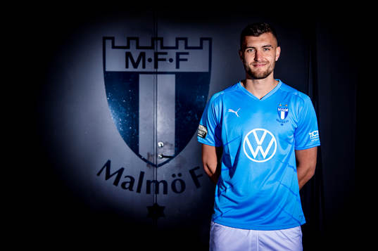 Malmö FF presenterar Matej Chalus som ny spelare 2