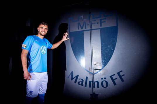 Malmö FF presenterar Matej Chalus som ny spelare 2
