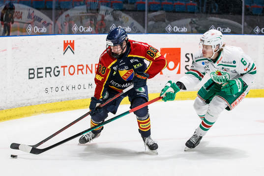 Djurgårdens Jonathan Lekkerimäki och Rögles Tony Sund