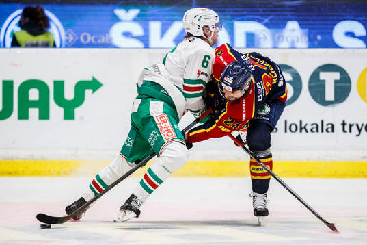 Rögles Tony Sund och Djurgårdens Ludvig Rensfeldt