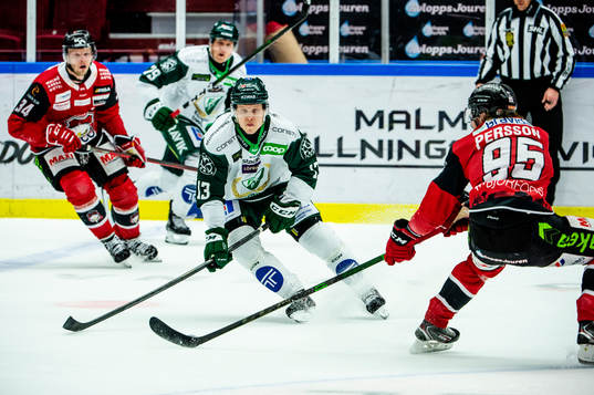 Färjestads Daniel Viksten mot Malmö Redhawks Carl Persson