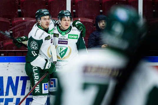 Färjestads Joakim Nygård och Daniel Viksten jublar