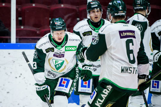 Färjestads Daniel Viksten jublar