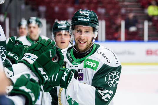 Färjestads Per Åslund jublar