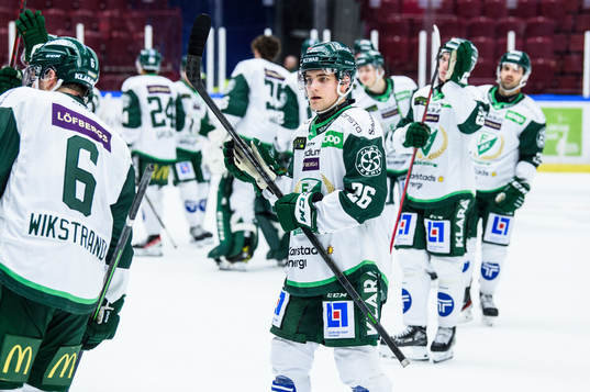 Färjestads Joel Nyström jublar