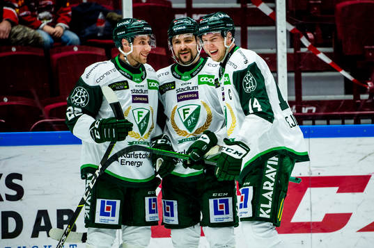 Färjestads Victor Ejdsell jublar