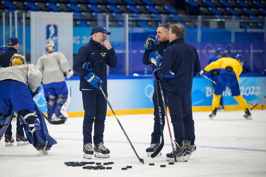 Coach Markus Åkerblom, scouting coach Tomas Montén and