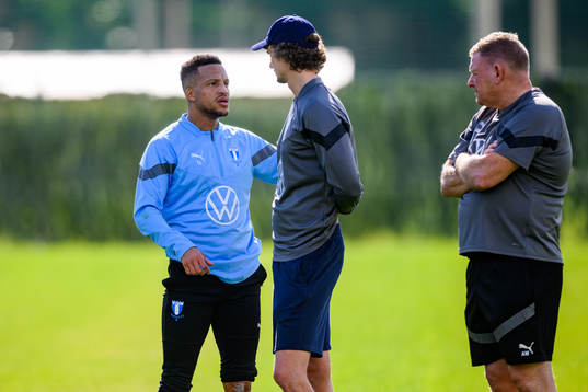 Martin Olsson och scout Robin Asterhed
