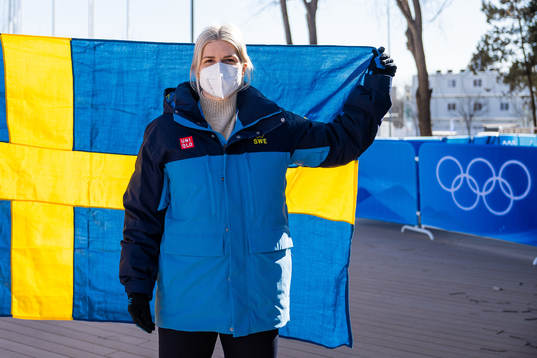 Ice hockey player Emma Nordin pose for a picture