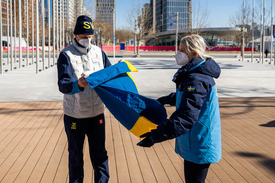 Freeskier Oliwer Magnusson and ice hockey player Emma