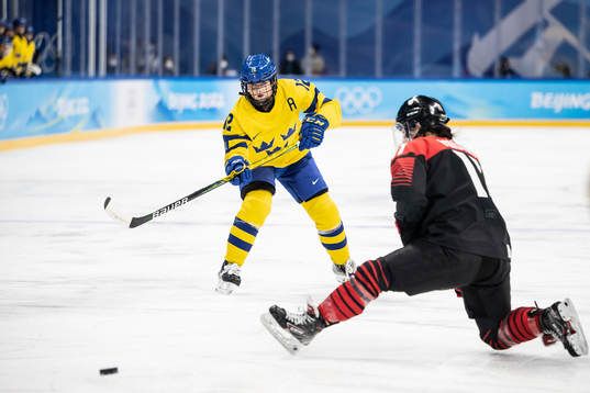 i220203 Maja Nylen-Persson of Sweden in the women’s ice