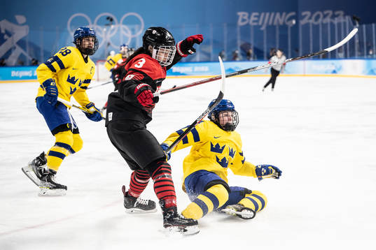 Aoi Shiga of Japan and Felizia Wikner-Zienkiewicz of Sweden