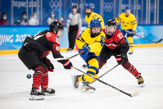 Haruna Yoneyama and Hanae Kubo of Japan against Felizia