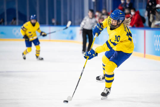 Mina Waxin of Sweden in the women’s ice hockey