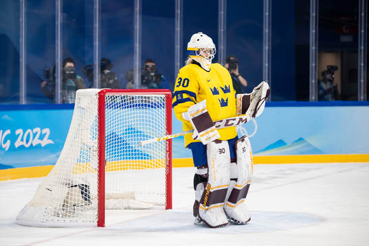 Goaltender Emma Söderberg of Sweden in the women’s ice