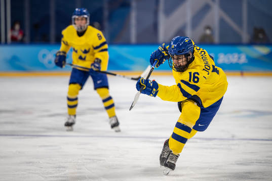 Linnea Johansson of Sweden in the women’s ice hockey