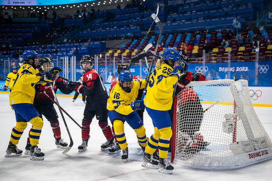 Linnea Johansson and Lina Ljungblom of Sweden in the