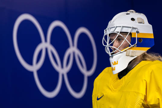 Goaltender Emma Söderberg of Sweden in the women’s ice