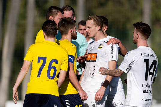 Gustav Berggren of Häcken reacts