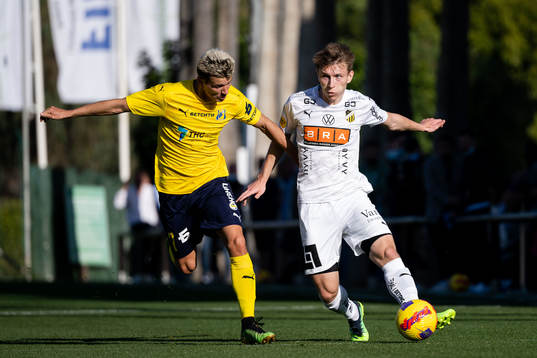 Dmitry Poloz of Rostov and Kristoffer Lund of Häcken