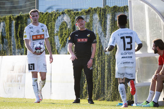 Head coach  Per-Mathias Høgmo of Häcken