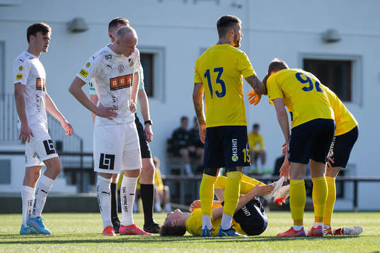 Danila Sukhomlinov of Rostov in pain