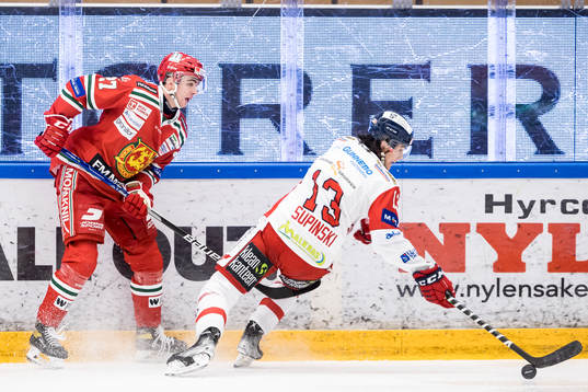 Moras Isak Rosen och Västerviks Brett Supinski