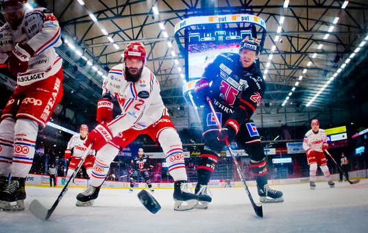 Örebros Jani Lajunen gör 1-1