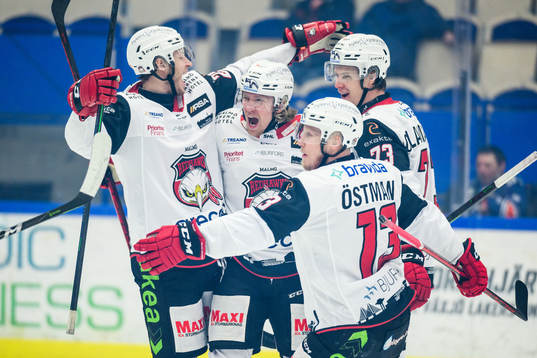 Malmö Redhawks Marcus Sylvegård jublar