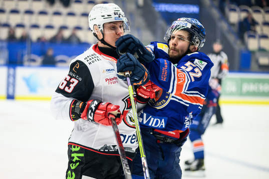 Malmö Redhawks Fredrik Händemark och Växjös Arvid