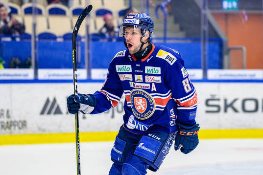Växjös Robert Rosén jublar