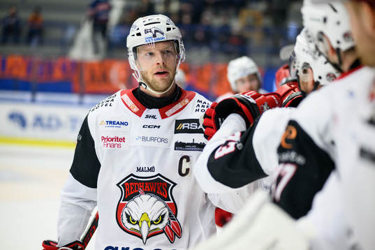Malmö Redhawks Carl Söderberg jublar