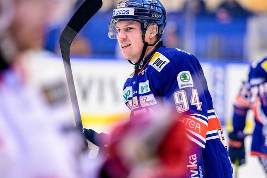 Växjös Joel Persson jublar