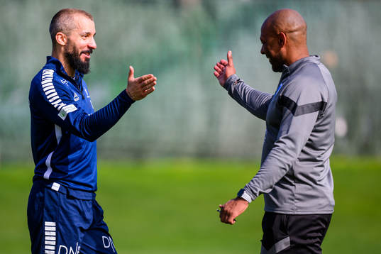 Sarpsborg 08 Guillermo Molins besöker en fotbollsträning