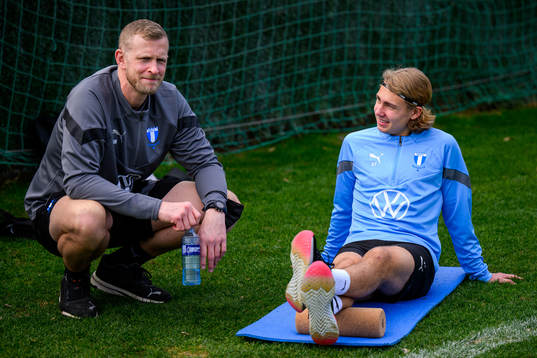 Fysioterapeut Alexander Nilsson och Sebastian Nanasi