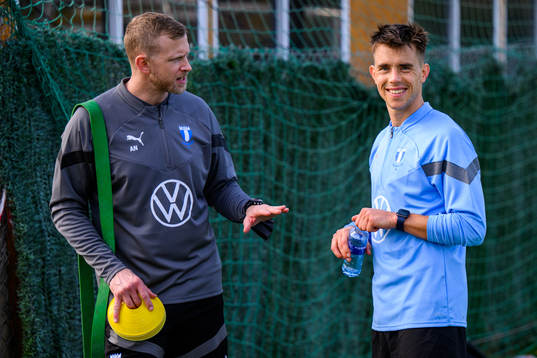 Fysioterapeut Alexander Nilsson och Jonas Knudsen