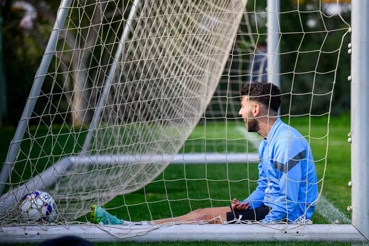 Erdal Rakip fastnar i målet