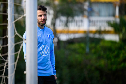 Erdal Rakip agerar målvakt