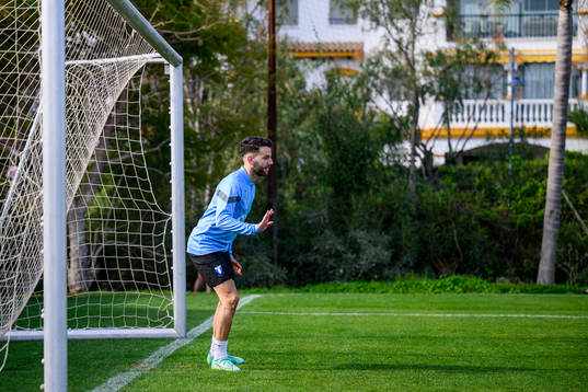 Erdal Rakip agerar målvakt