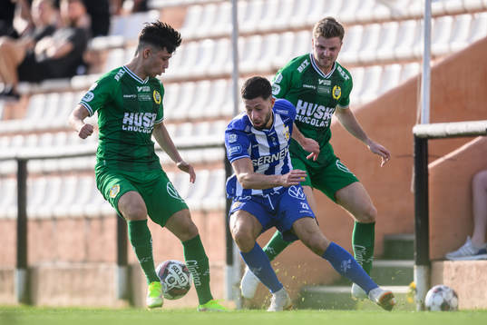 IFK Göteborgs Kevin Yakob  mot Hammarbys Edvin Kurtulus